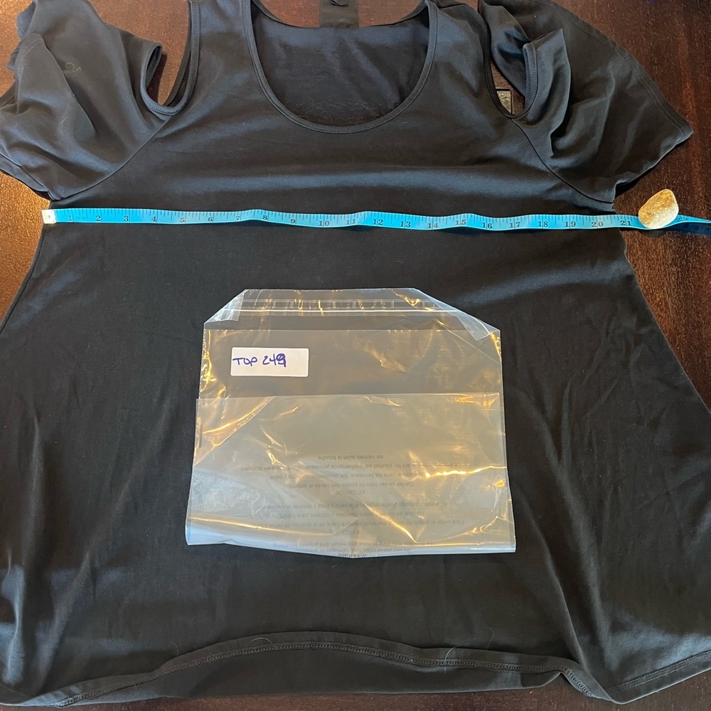 Bobeau Cold Shoulder Top